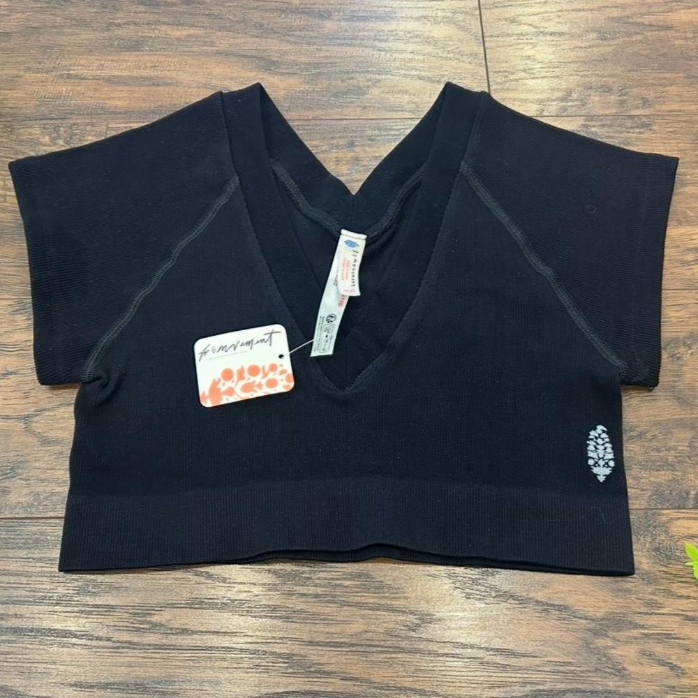 NWT FP Free People Movement Short Sleeve Ribbed Crop Top Black